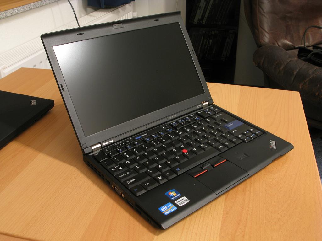 Lenovo Thinkpad X220-i5 2520M,4G,320G,12,5inch,webcam,9cells, máy đẹp